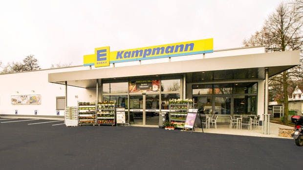 Eingangsbereich von Edeka Kampmann